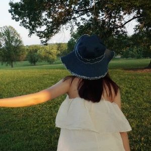 Meet your Posher, Tara